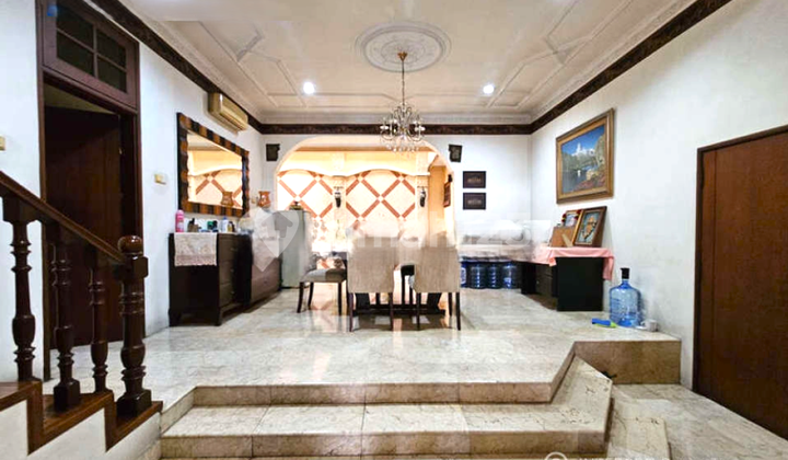 Rumah Tomang 2 Lantai. 12X20. Jalan Lebar 4 Mobil. Siap Huni Rumah Tomang 2 Lantai. 12X20. Jalan Lebar 4 Mobil. Siap Huni