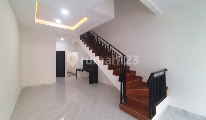Rumah Baru. Taman Ratu. Duri. 3 Lantai. 4x14. Jalan 2 Mobil. 2