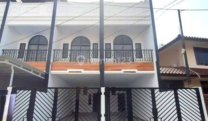 Rumah Baru. Tanjung Duren. 3 Lantai. 4x14. Jalan 2 Mobil. Siap Huni 1