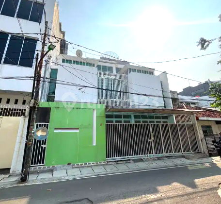 Rumah Cideng. 2.5 Lantai. 12X12. Jalan 2 Mobil. Semi Furnish. Siap Huni