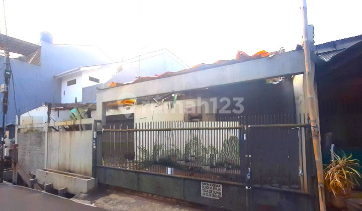 Rumah Tua. Tomang. 12x15. Jalan 2 Mobil. Dkt Mushola. 1