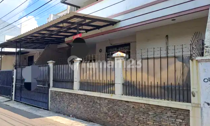 Rumah Tomang. 2.5 Lantai. 10X15. Jalan 2 Mobil. Siap Huni Rumah Tomang. 2.5 Lantai. 10X15. Jalan 2 Mobil. Siap Huni