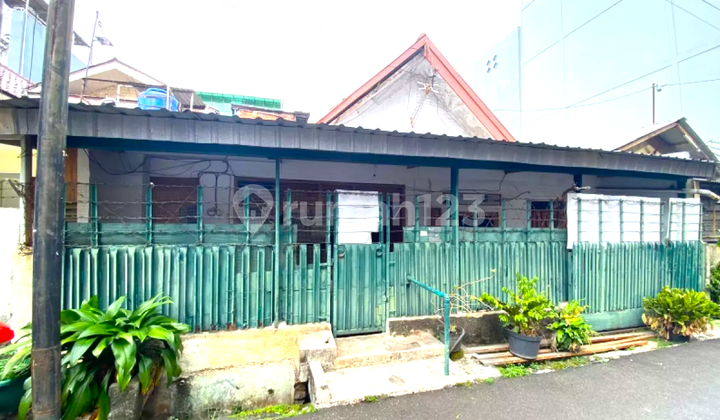 Rumah Tua Cideng. 9X13. Jalan 2 Mobil Rumah Tua Cideng. 9X13. Jalan 2 Mobil