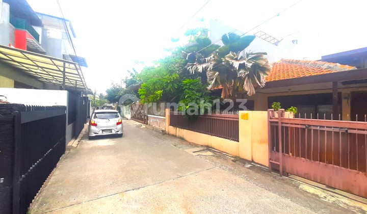 Tomang Old House. 10x17. Two-Car Road. 2