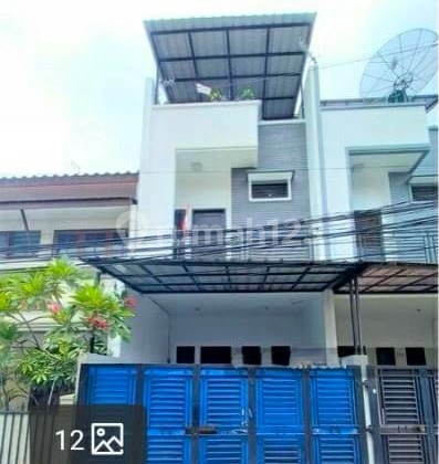 Rumah Tomang. 3 Lantai. 5X15. Jalan 2 Mobil. Siap Huni