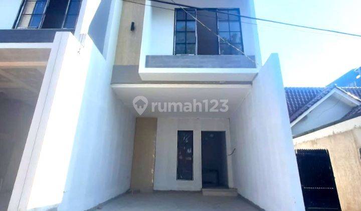 Rumah Baru Taman Ratu. 3 Lantai. 4.5 X 9. Jalan Lebar 4 Mobil 1