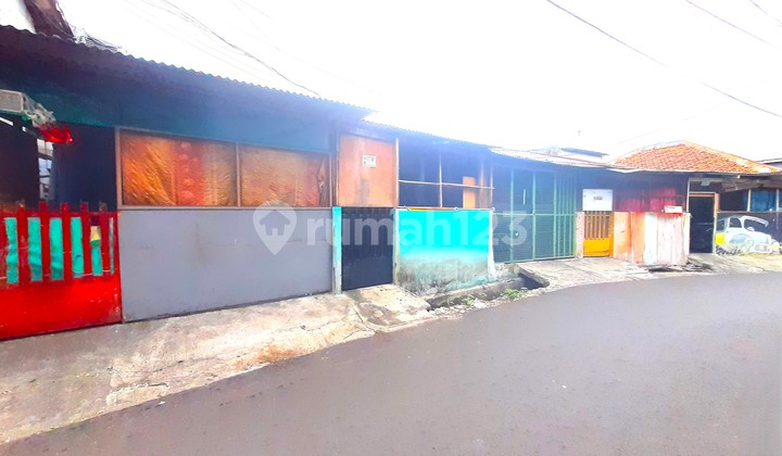 Rumah Tua Tomang. 17X17. Jalan 2 Mobil