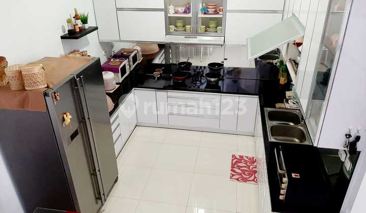 Rumah Alam Sutera. 2 Lantai. 6X17. Semi Furnish. Siap Huni