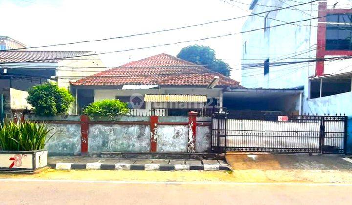 Rumah Tua Tomang 12x20. Jalan Lebar 4 Mobil 1