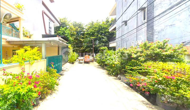 Rumah Jelambar Kav. Polri. 2 Lantai. 13X20. Jalan 2 Mobil. 2