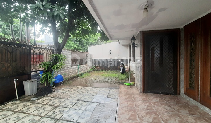 Rumah Tanjung Duren. 1.5 Lantai. 12X25. Jalan Lebar 3 Mobil