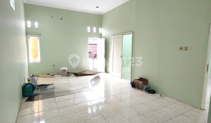 Rumah Tomang. 2 Lantai. 7.5X14. Jalan 2 Mobil. Siap Huni Rumah Tomang. 2 Lantai. 7.5X14. Jalan 2 Mobil. Siap Huni