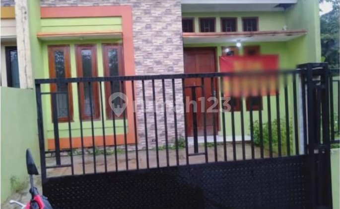 Beautiful 3 Bedroom House with SHM in Perigi Bedahan Sawangan, Depok Beautiful 3 Bedroom House with SHM in Perigi Bedahan Sawangan, Depok