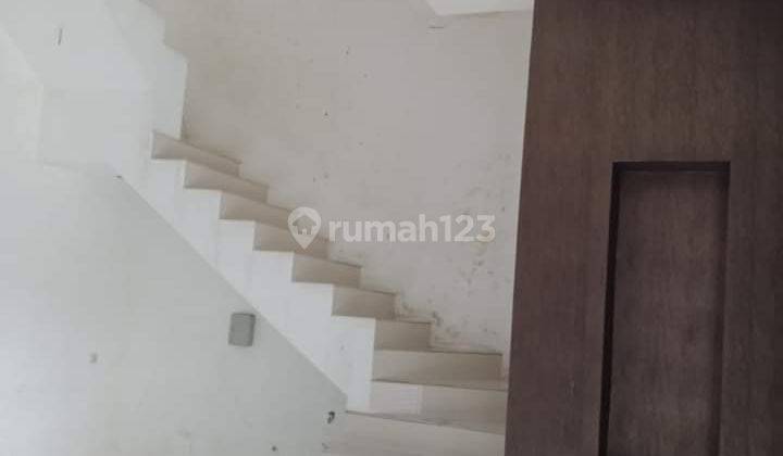 Luas Tanah 120 M2 2 Lantai SHM Dukuh Zamrud Cimuning Mustika Jaya, Bekasi 2