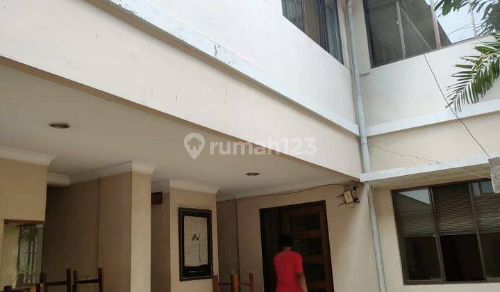 Rumah Bagus Dengan Desain Kantor di Jl.Martapura Jakpus. Harga Mendekati Njop 1