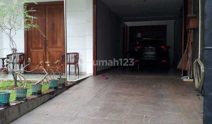 Rumah mewah di Menteng lokasi dekat dengan rumah dinas Gurbernur 2