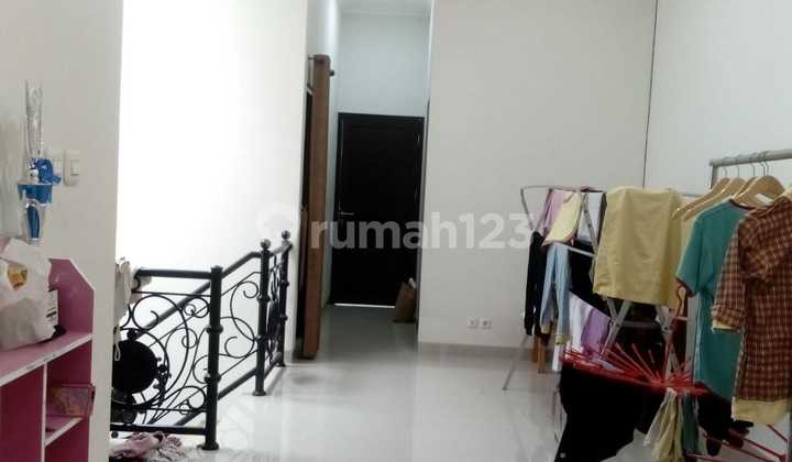 Rumah Classic 2 Lt di Taman Malaka Pondok Kelapa 2