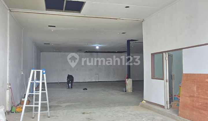 Ready-to-Use Warehouse on Bekasi Barat Main Road