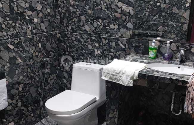 Rumah Mewah di Cluster Asia Tropis Siap Huni 2