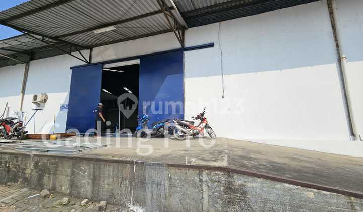 Warehouse for rent, ready to use in Sultan Agung, Bekasi. Warehouse for rent, ready to use in Sultan Agung, Bekasi.
