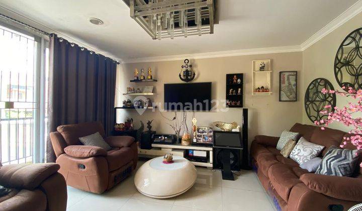 Dijual Rumah Hook Full Furnished 2,5 Lantai 5 Kamar Tidur 4 Kamar Mandi Hanya 300 Meter Dari Mall Living World Grand Wisata Bekasi 2