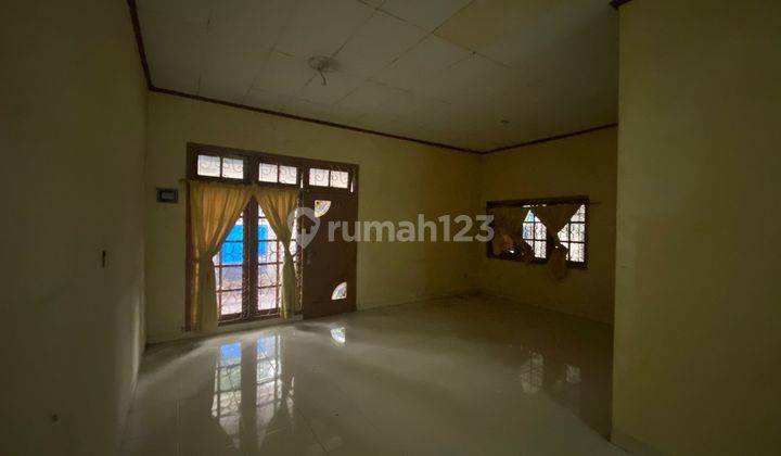 Dijual Rumah 2 Lantai Seluas 200 M2, 5 Kamar Tidur Harga Murah Daerah Pondok Gede Bekasi, Hanya 2,4 Km Dari Tol Jatiwarna 2