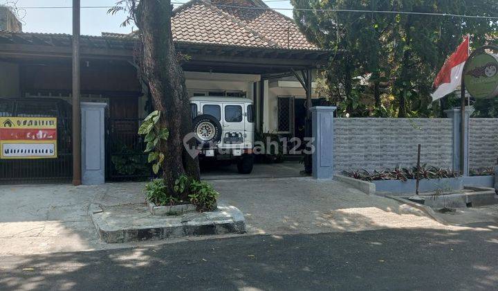 Dijual Rumah Atau Guest House Dengan 11 Kamar Tidur Cocok Untuk Dijadikan Usaha Kos Kosan Dekat Pusat Kuliner Dan Perkantoran di Kawasan Re. Martadinata Pusat Kota Bandung  1