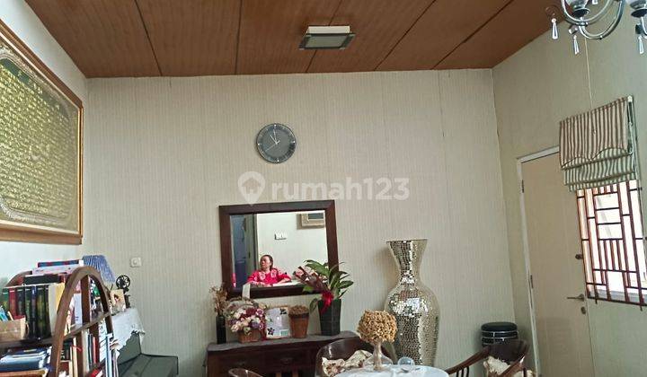 Dijual Rumah Full Furnished, Lingkungan Asri, di Grand Wisata, Bekasi 2