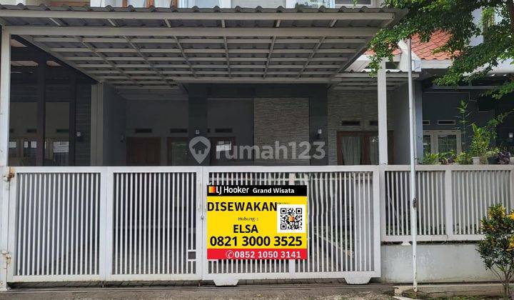 Disewakan Rumah 2 Lantai Luas 126m2, 4 Kamar Tidur Semi Furnished Siap Huni Dalam Cluster Keamanan 24 Jam, One Gate Security System, Antapani Bandung 1