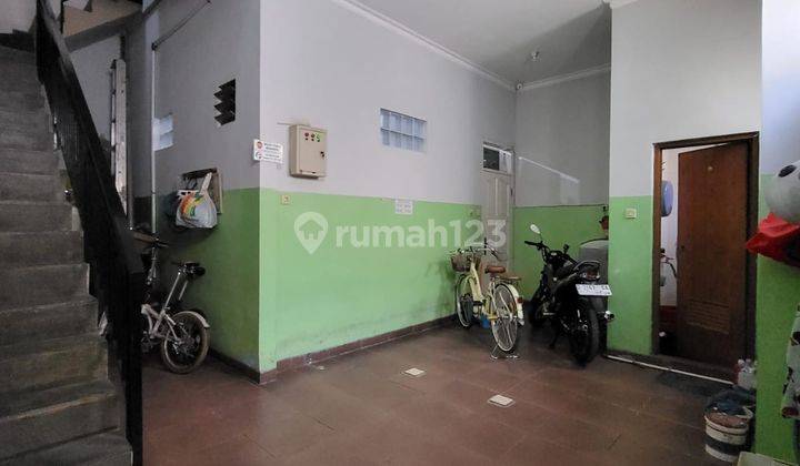 Dijual Rumah 2 Lantai SHM 3 Kamar Tidur Bonus Kostan Aktif 12 Kamar Siap Huni Luas 200m2, Hanya 10 Menit Menuju Gerbang Tol Kopo, Bojongloa Kidul Kota Bandung 2