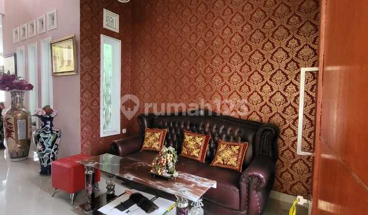 For Sale: 2-Story House with Active Kos-kosan Bonus, 300m2 Area, 5+10 Bedrooms, only 3 minutes to Sport Jabar, Arcamanik Bandung. 2