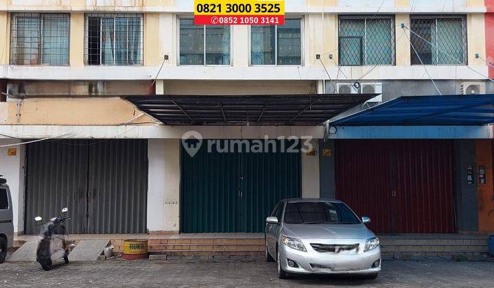 Dijual Ruko Cempaka Mas, Baru Renovasi Siap Pakai 3 Lantai Luas 162 m2, Lokasi Strategis  dikawasan Bisnis Jakarta Pusat cocok untuk Kantor, Toko, Gudang, hanya 1,4 KM ke Gerbang Tol Cempaka Putih Jakarta 1