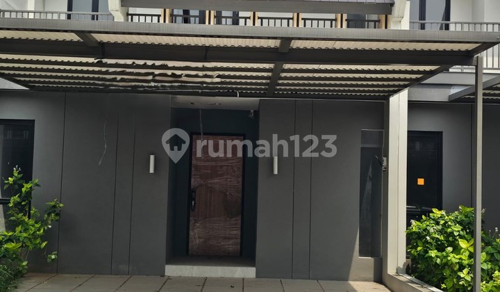 Dijual Rumah Grand Wisata 2 Lantai, 4 Kamar Tidur, Luas Tanah 154m2, dalam Cluster, 700m dari Mall Living World, Akses Langsung Tol Tambun Grand Wisata Bekasi
