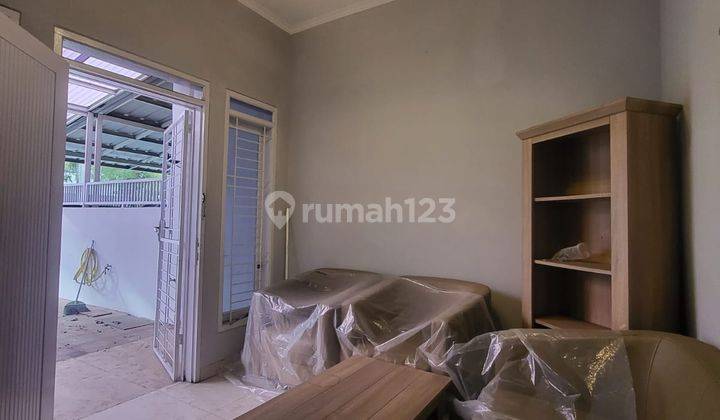 Disewakan Rumah 1,5 Lantai Luas Tanah 133m2 Dengan 3 Kamar Tidur, Full Furnished Siap Huni, View Taman, Fasilitas Taman Bermain Dan Masjid, Antapani Bandung 1