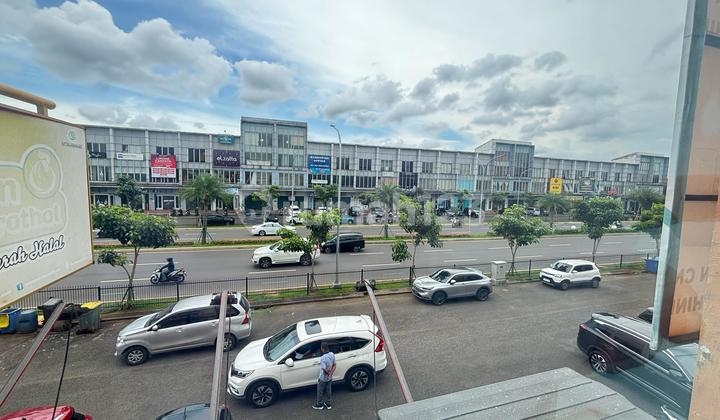 Disewakan Ruko Grand Wisata Gandeng 3 Lantai, Luas Bangunan 426m2, Parkir Luas, 50m dari Mall Living World Grand Wisata Bekasi 2