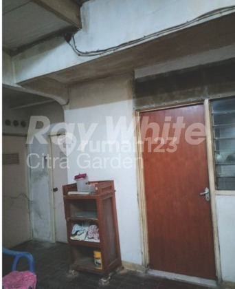 "Jual Rumah di Pisangan Baru, Matraman: Lokasi Super Strategis, Harga Terbaik!"