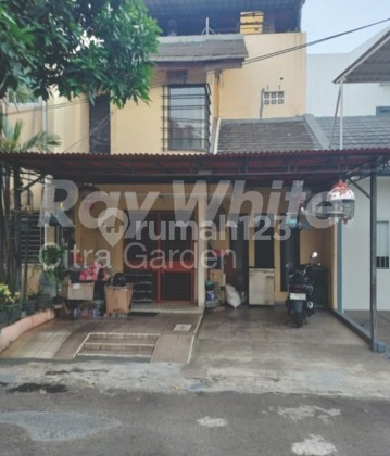 "Hunian Idaman di Modernland Tangerang, Fasilitas Golf & Country Club".