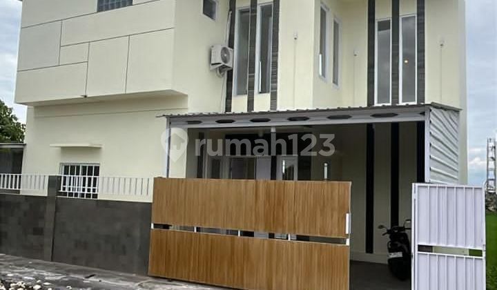 Rumah Baru 2 Lantai di Jln Gunung Soputan Siap Huni Bebas Banjir Lingkungan Aman