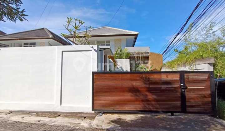Villa 1 Lantai di Jln Taman Giri Mumbul Fully Furnish Bebas Banjir