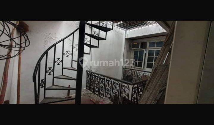  Rumah Semi Furnished Bagus SHM - Sertifikat Hak Milik di Kemanggisan 2