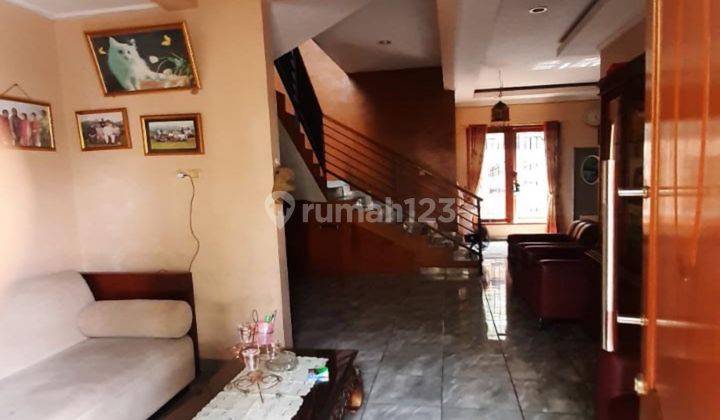  Rumah Semi Furnished Bagus di Jatiwaringin 2