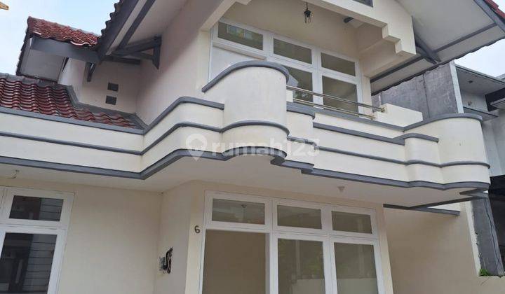  Rumah Semi Furnished Bagus di Cipondoh 1