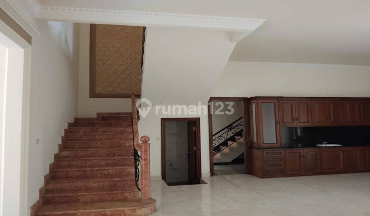  Rumah 3 Lantai Semi Furnished Bagus SHM - Sertifikat Hak Milik di Bintaro 2