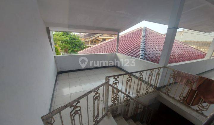  Rumah Semi Furnished Bagus SHM - Sertifikat Hak Milik di Jatiwaringin 2