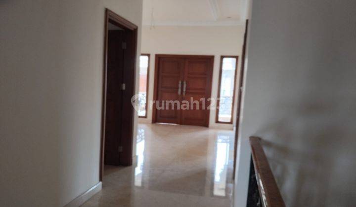  Rumah 3 Lantai Semi Furnished Bagus SHM - Sertifikat Hak Milik di Bintaro 2