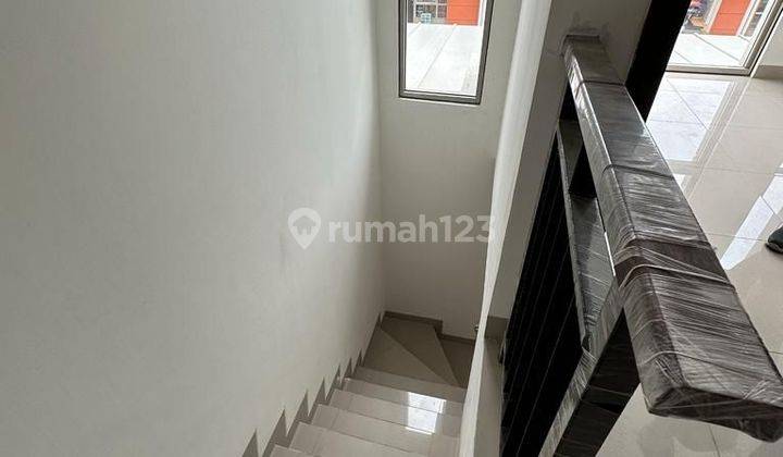 Sewa Rumah Cepat PIK2 2 Lantai 2KT & 2KM Baru 2