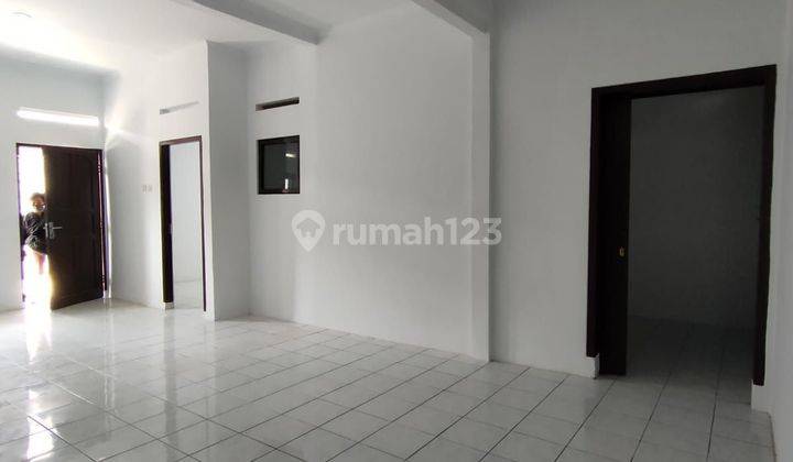 Rumah di Taman Kopo indah 1 SHM Sudah Renovasi Selatan 2