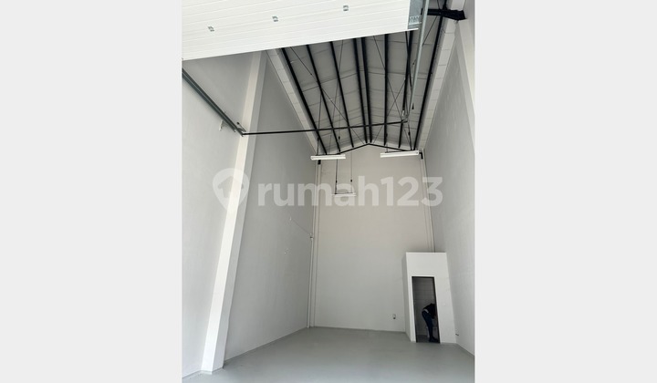 Disewa Gudang Bizpark 6X20 Standard Pik2 Gudang Modern Cctv Bebas Pungli