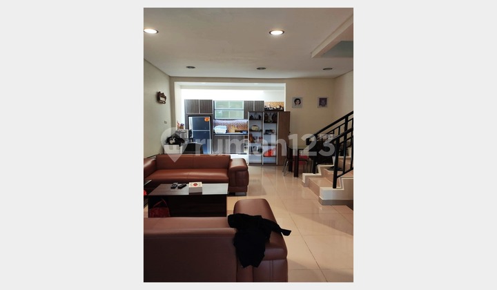 Rumah Layar Permai Lebar 6 Pik Dijual SHM Semi Furnished Hadap Selatan