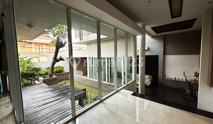 Dijual Rumah Citra2 Ext Furnished Rapi 3 Lantai SHM Hadap Timur Utara Jakarta Barat